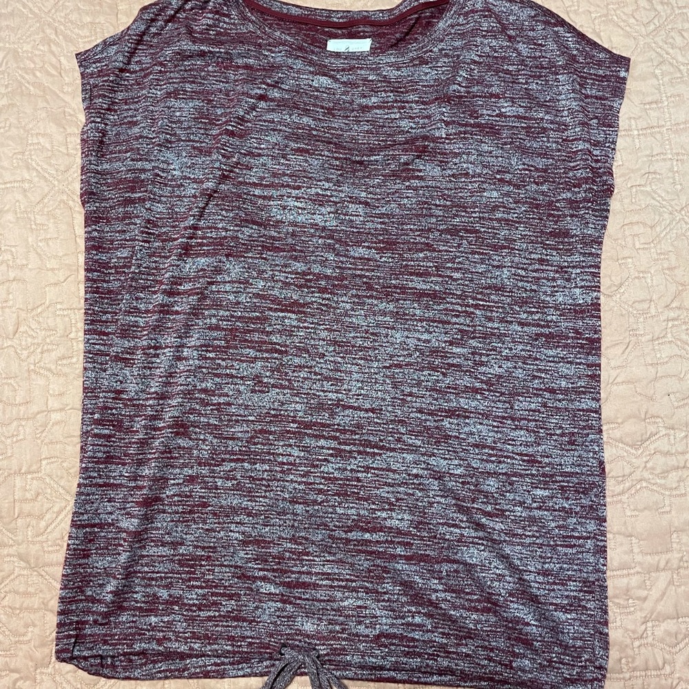 Maroon and grey pull over w adjustable bottom.